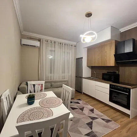 Ness Apartments 地拉那