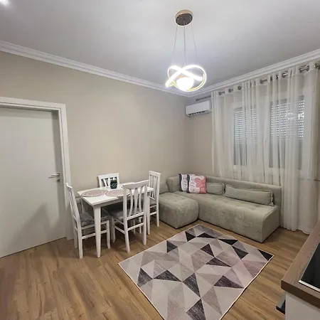Ness Apartments 公寓 地拉那